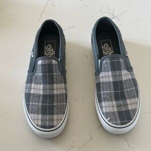 Vans Slip-On Women’s Sneakers – Size 9